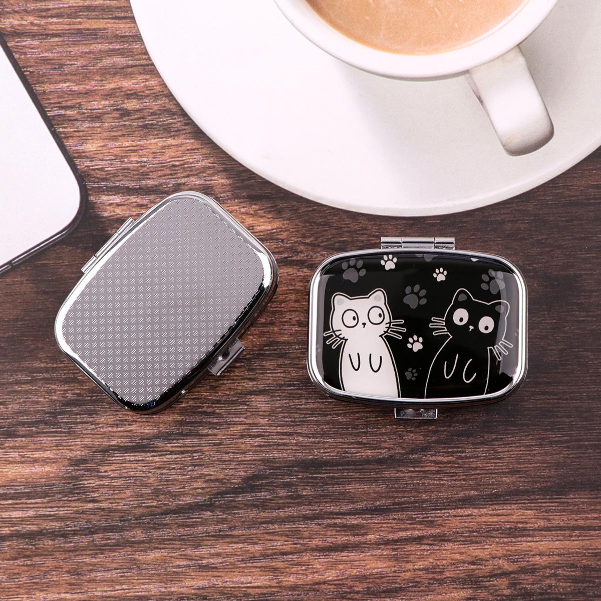 Cartoon Black And White Cat Tr - огляд і ціна Travel Accessories Box
