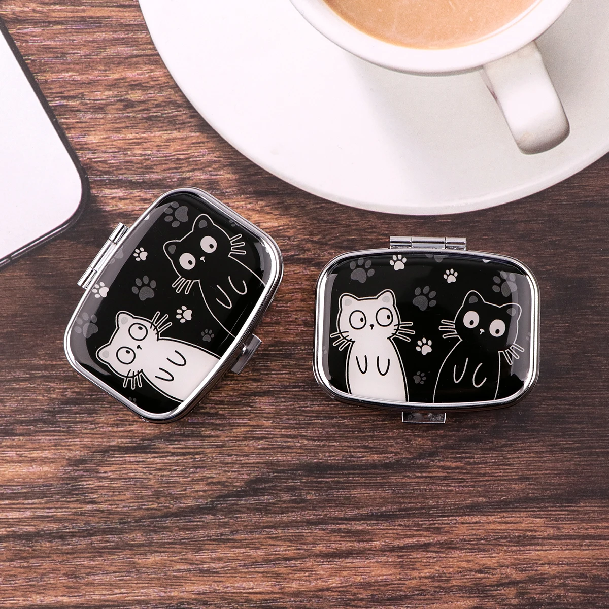Cartoon Black And White Cat Tr - огляд і ціна Travel Accessories Box