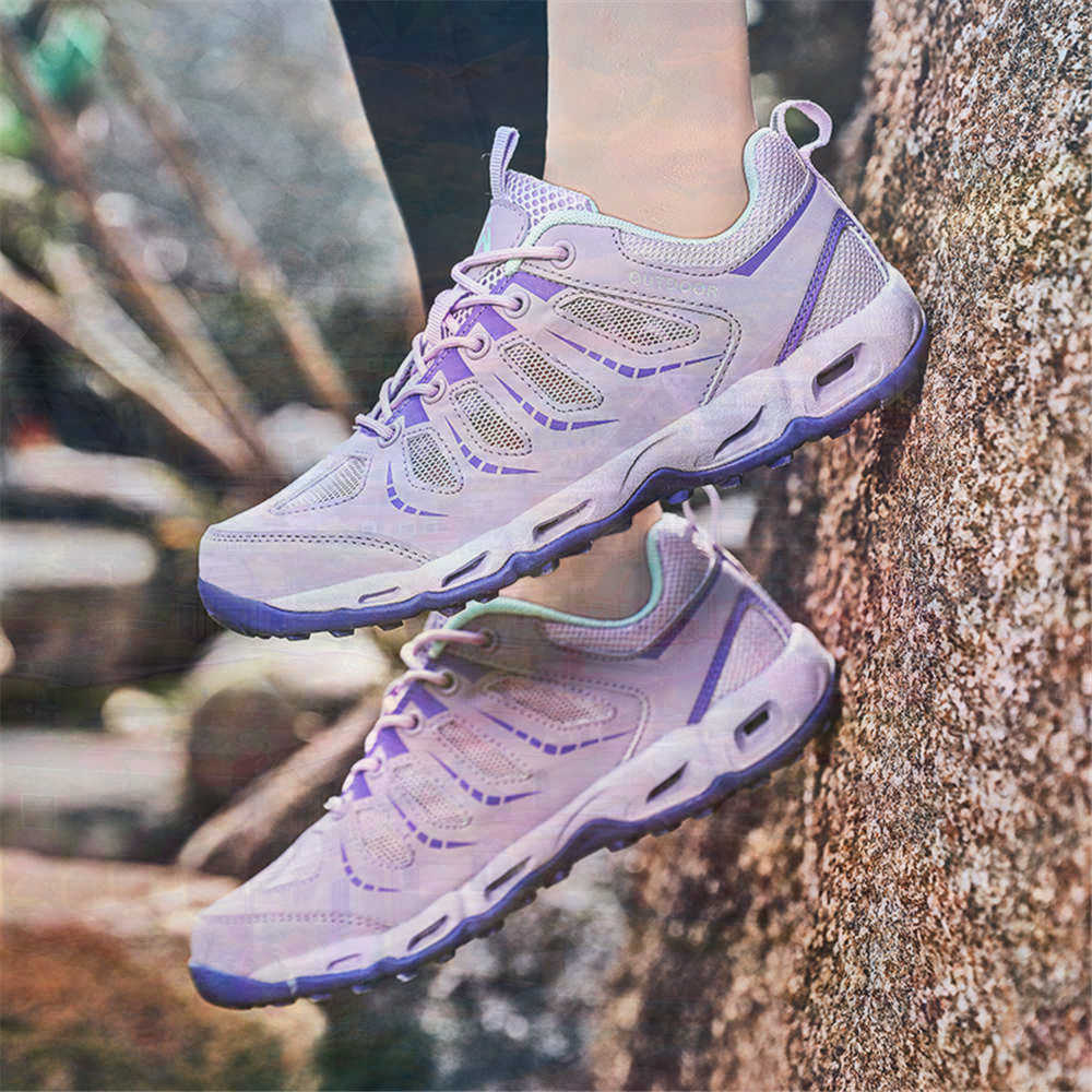 Sumer Round Tip Silver Sneaker - огляд і ціна Travel Accessories As Gifts